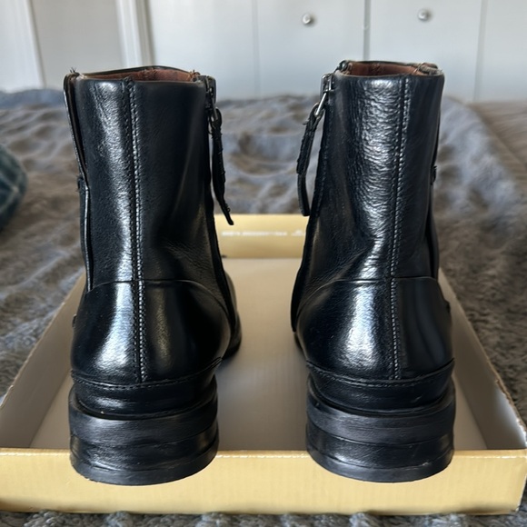 Booties - Picture 4 of 7